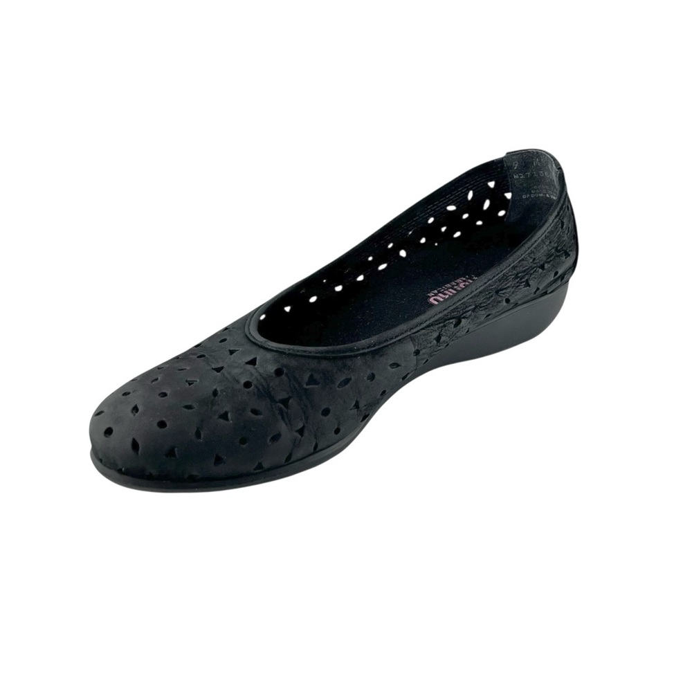 Munro Aubrey Perforated Comfort Slip On Shoes 9M Black Nubuck Leather Classic
